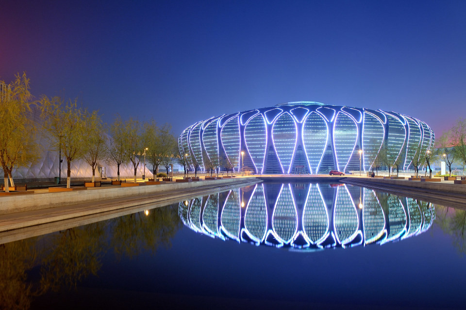 亞足杯廠區夜景